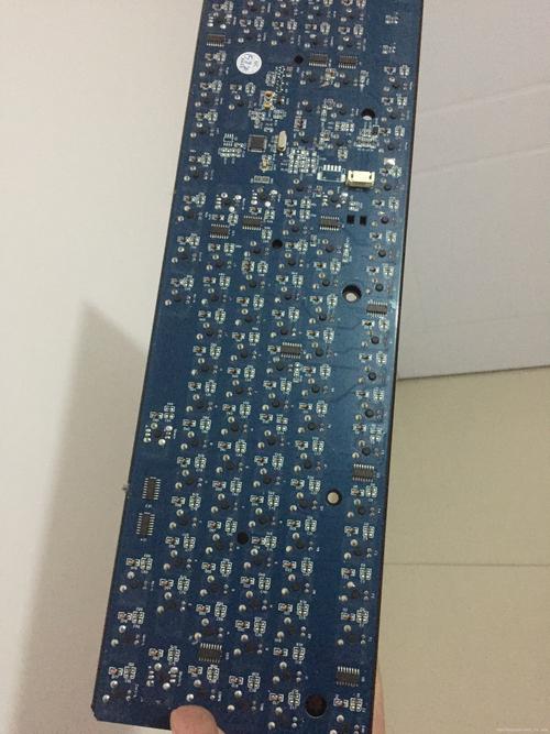 鍵盤電路板怎么拆下來，鍵盤電路板怎么修