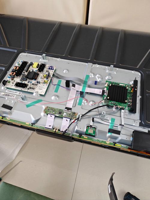 電視機電壓板壞了換整板還是修零件，電視電壓板壞修理要多少錢